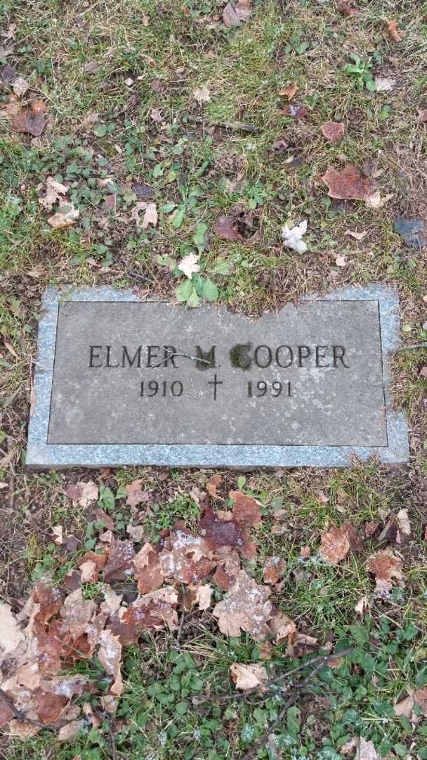 Elmer M. Cooper's grave. Photo 4