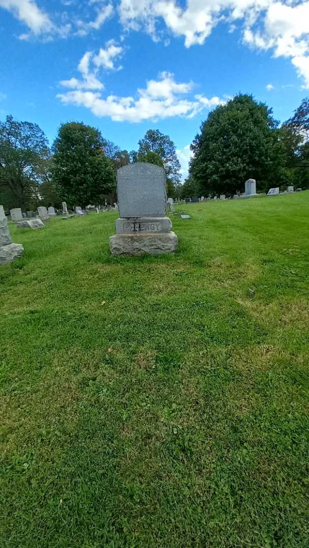 Chester A. Errengy's grave. Photo 1