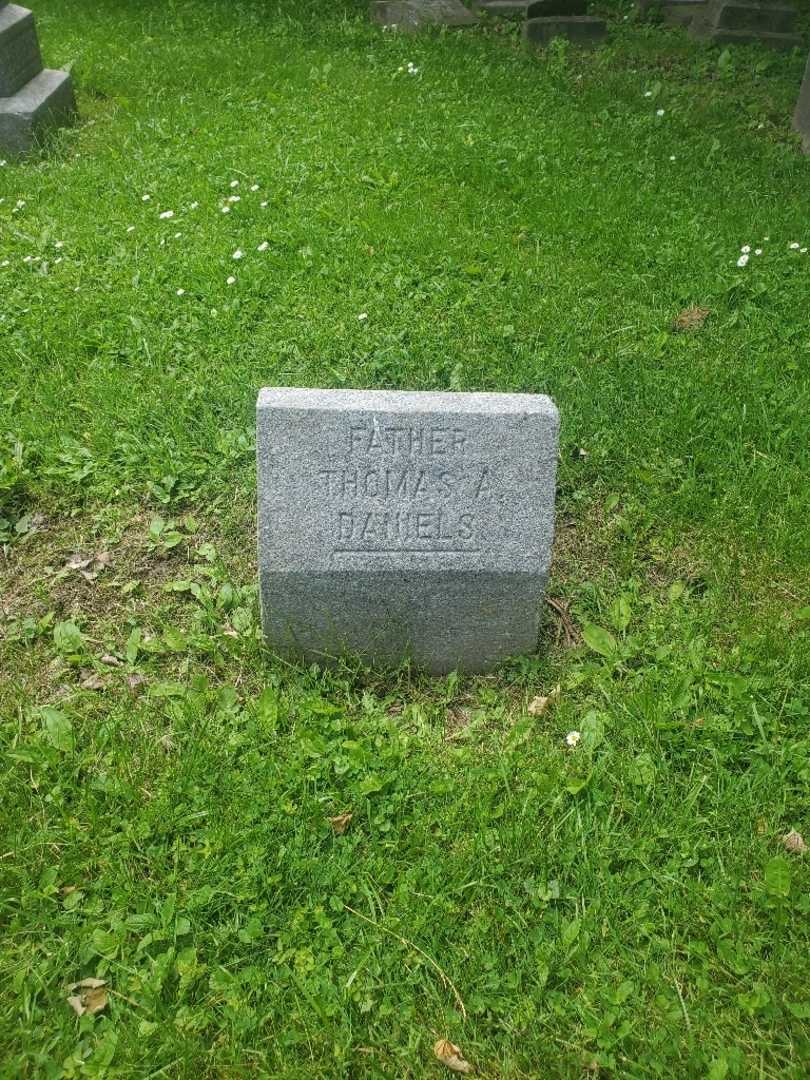 Thomas A. Daniels's grave. Photo 4