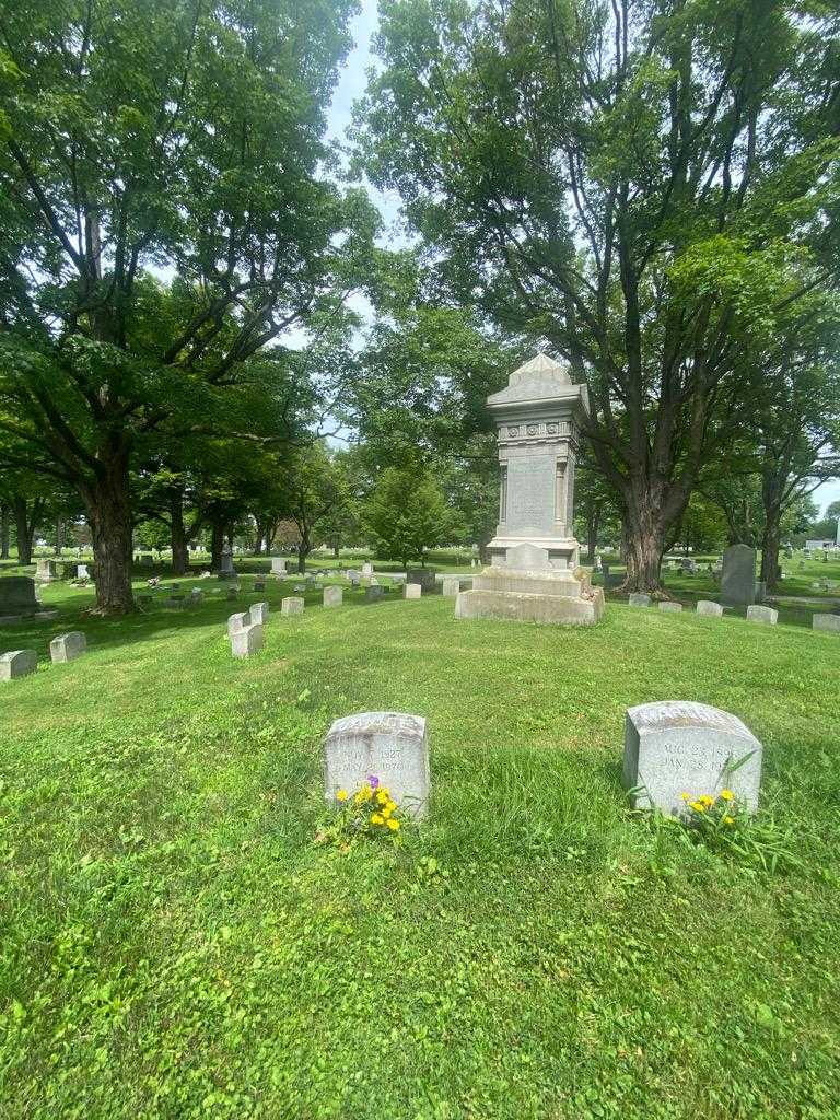 Janice E. Peters's grave. Photo 1