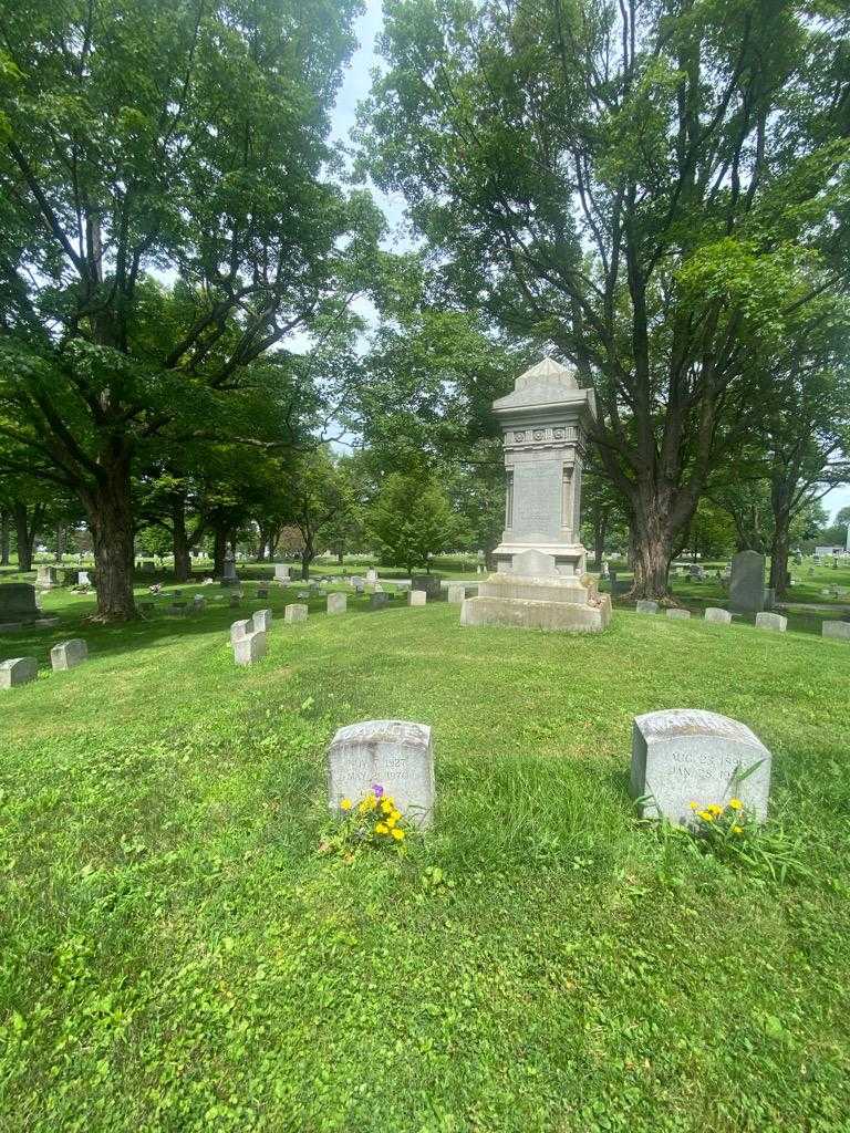 Janice E. Peters's grave. Photo 2