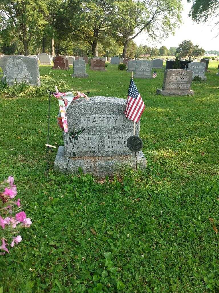 Kenneth N. Fahey's grave. Photo 1