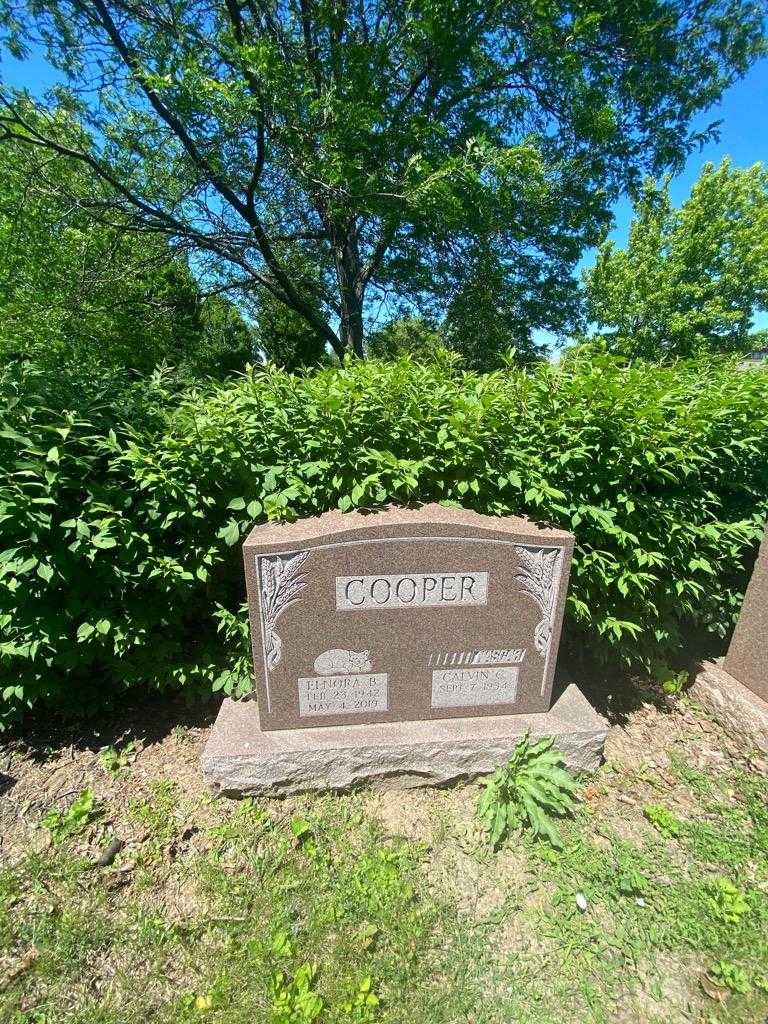 Elnora B. Cooper's grave. Photo 1