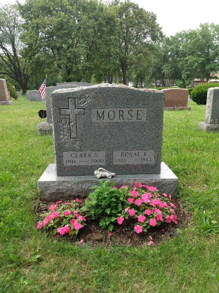 Royal R. Morse's grave. Photo 1