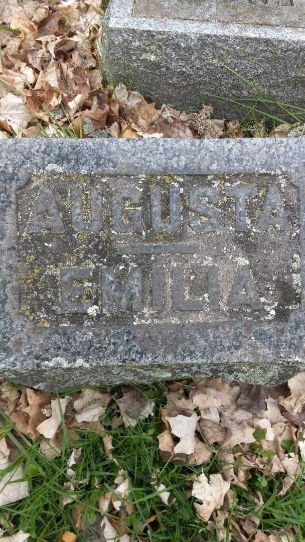 Augusta Benning's grave. Photo 4