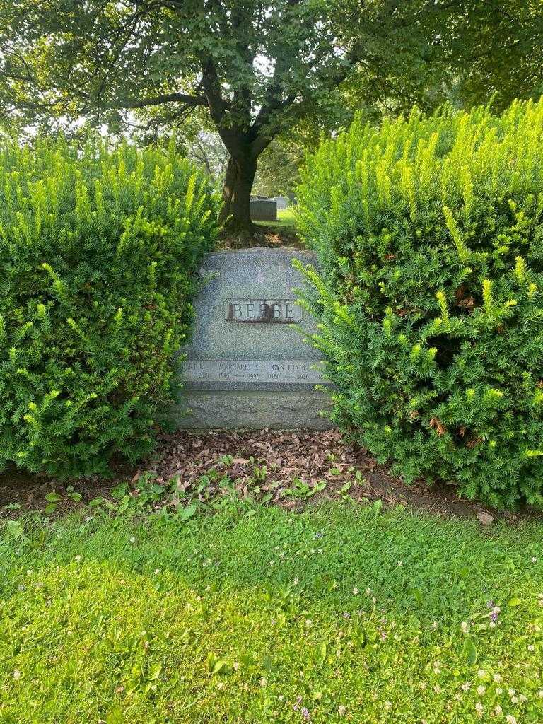 Robert E. Beebe's grave. Photo 3