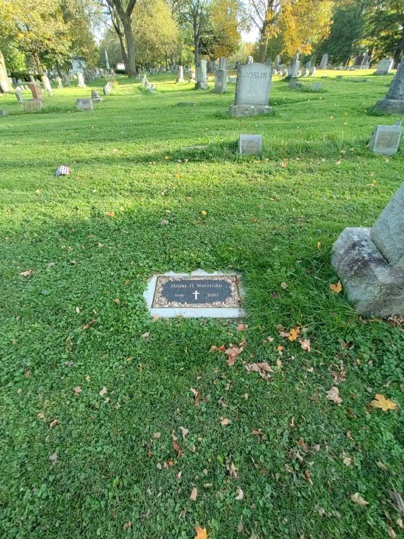 Minnie H. Whitford's grave. Photo 1