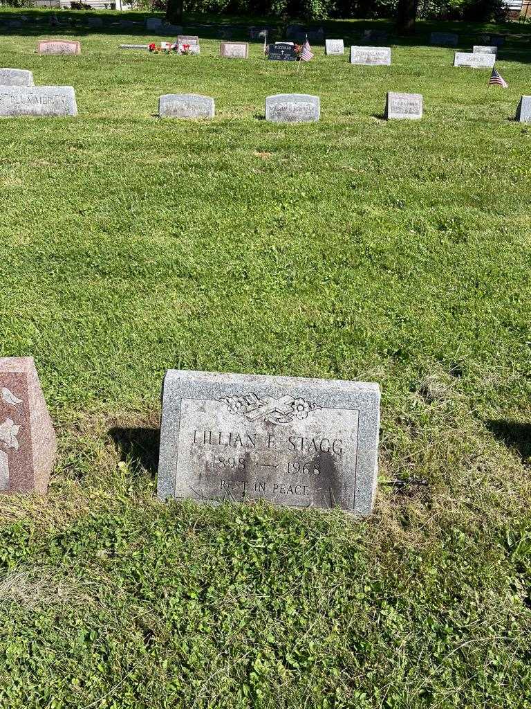 Lillian F. Stagg's grave. Photo 2