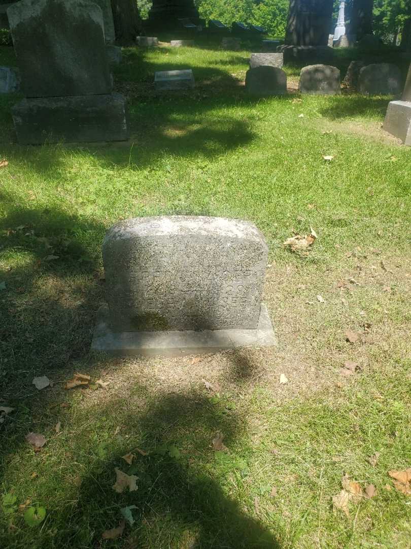 Frederick J. Kaiser's grave. Photo 2