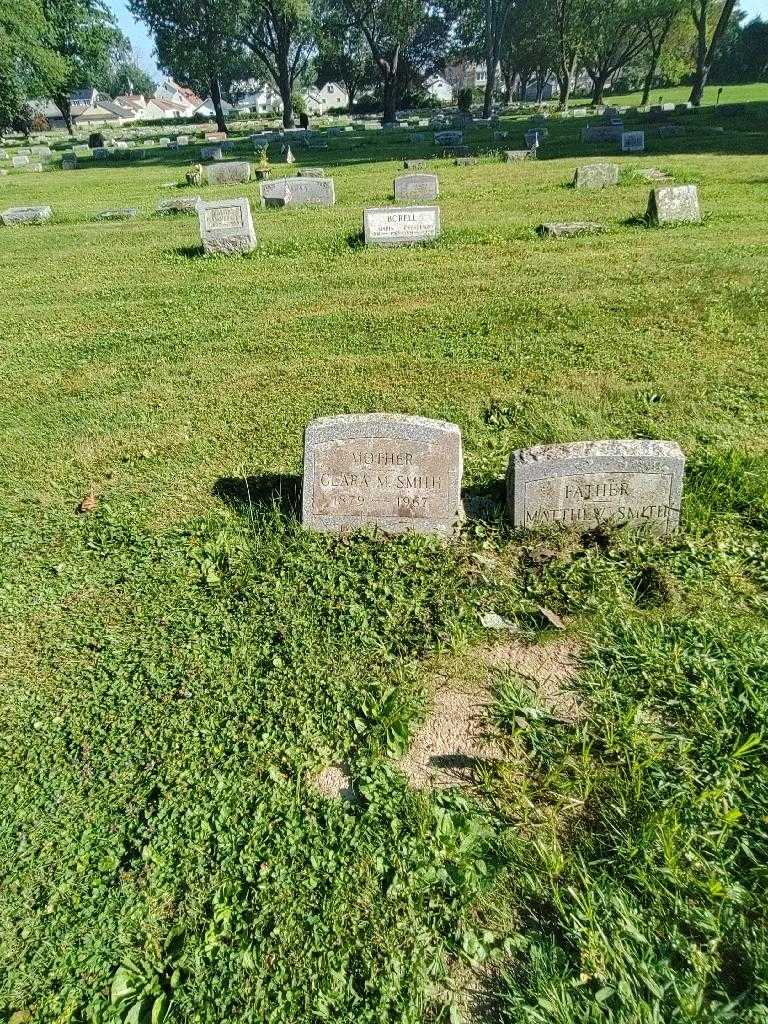 Clara M. Smith's grave. Photo 1