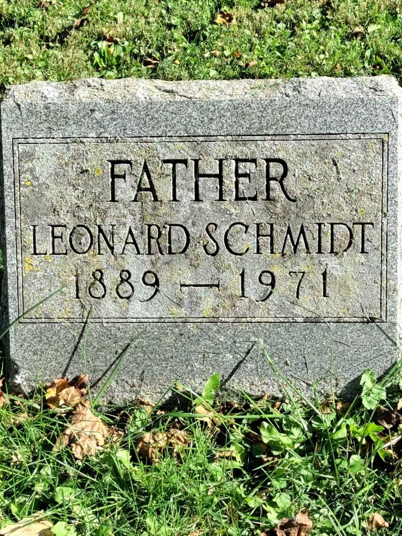 Leonard G. Schmidt's grave. Photo 3