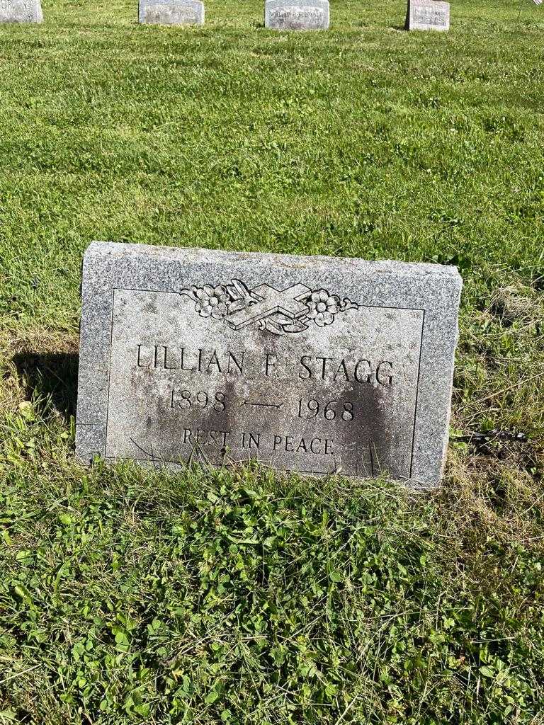 Lillian F. Stagg's grave. Photo 3