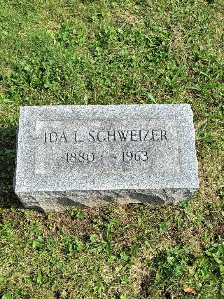 Ida L. Schweizer's grave. Photo 3