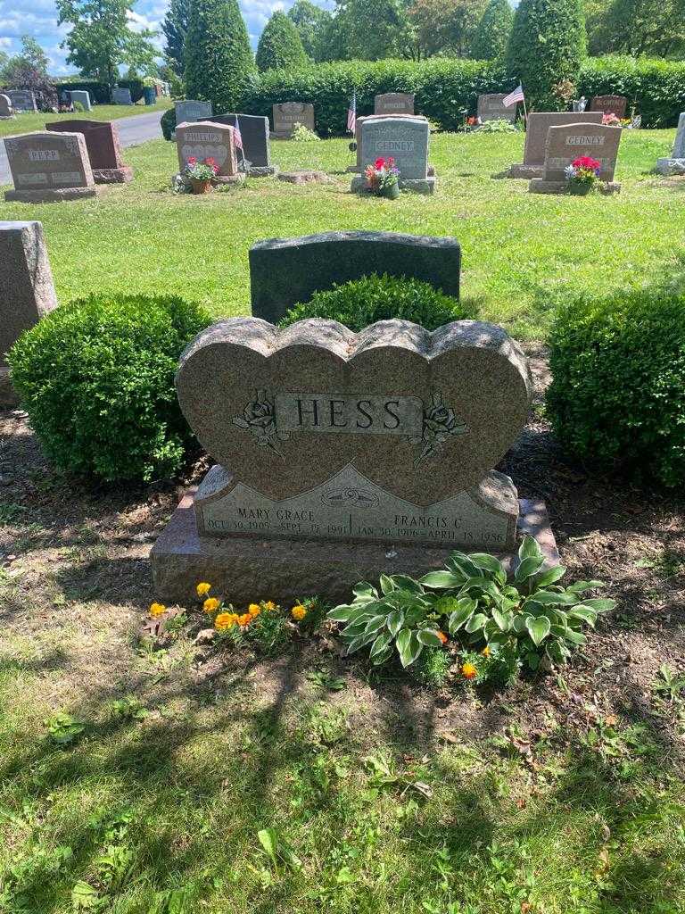 Mary Grace Hess's grave. Photo 2