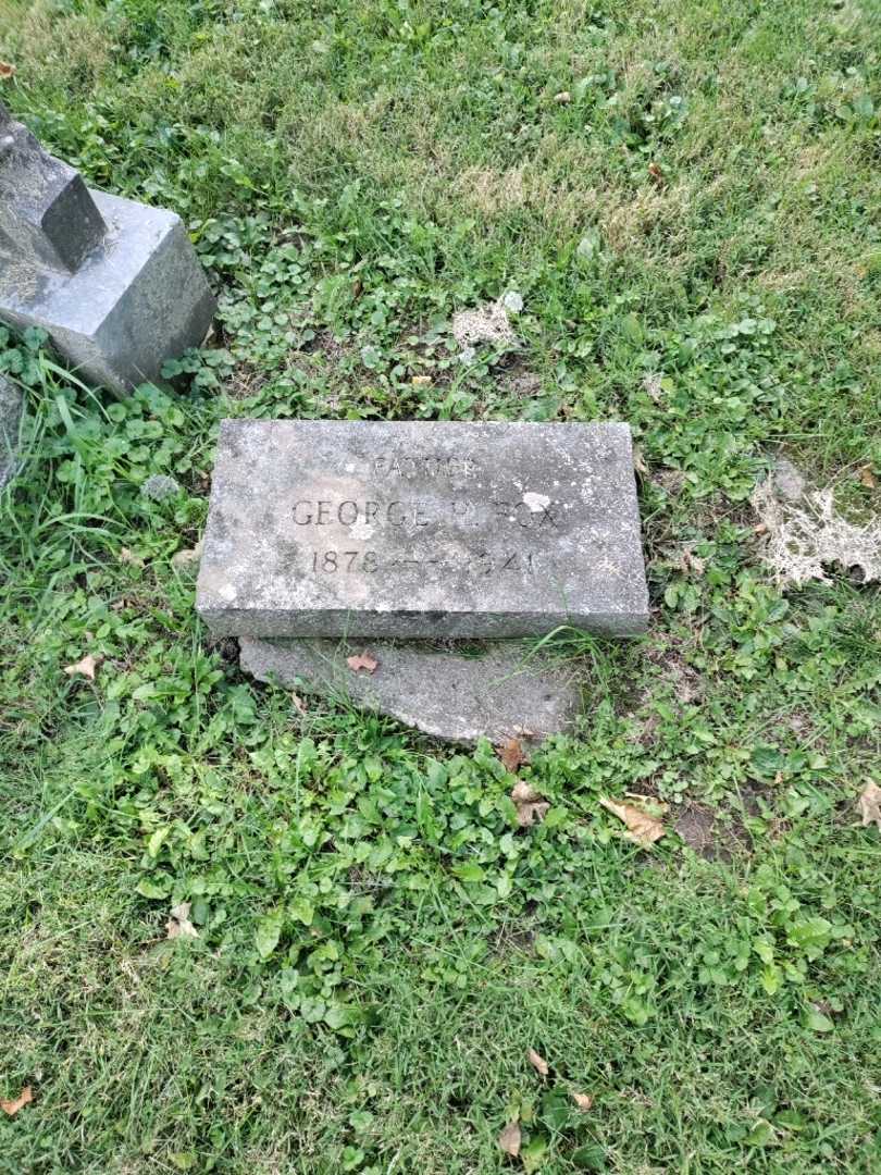 George H. Fox's grave. Photo 2