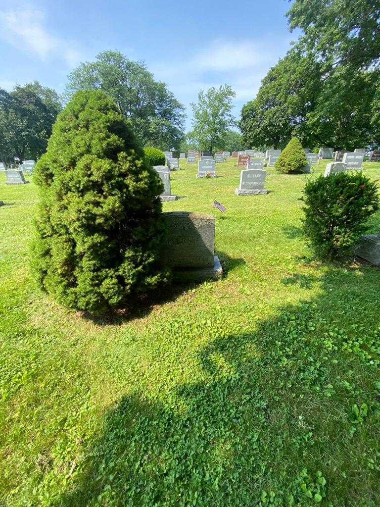 Frank Gallagher Myers's grave. Photo 1