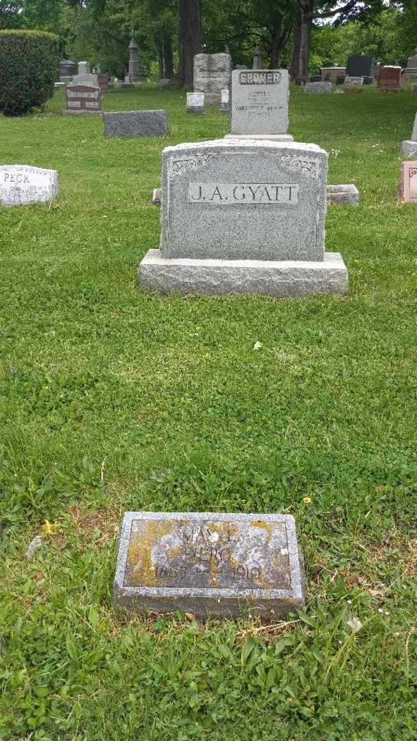 May E. Gyatt's grave. Photo 2