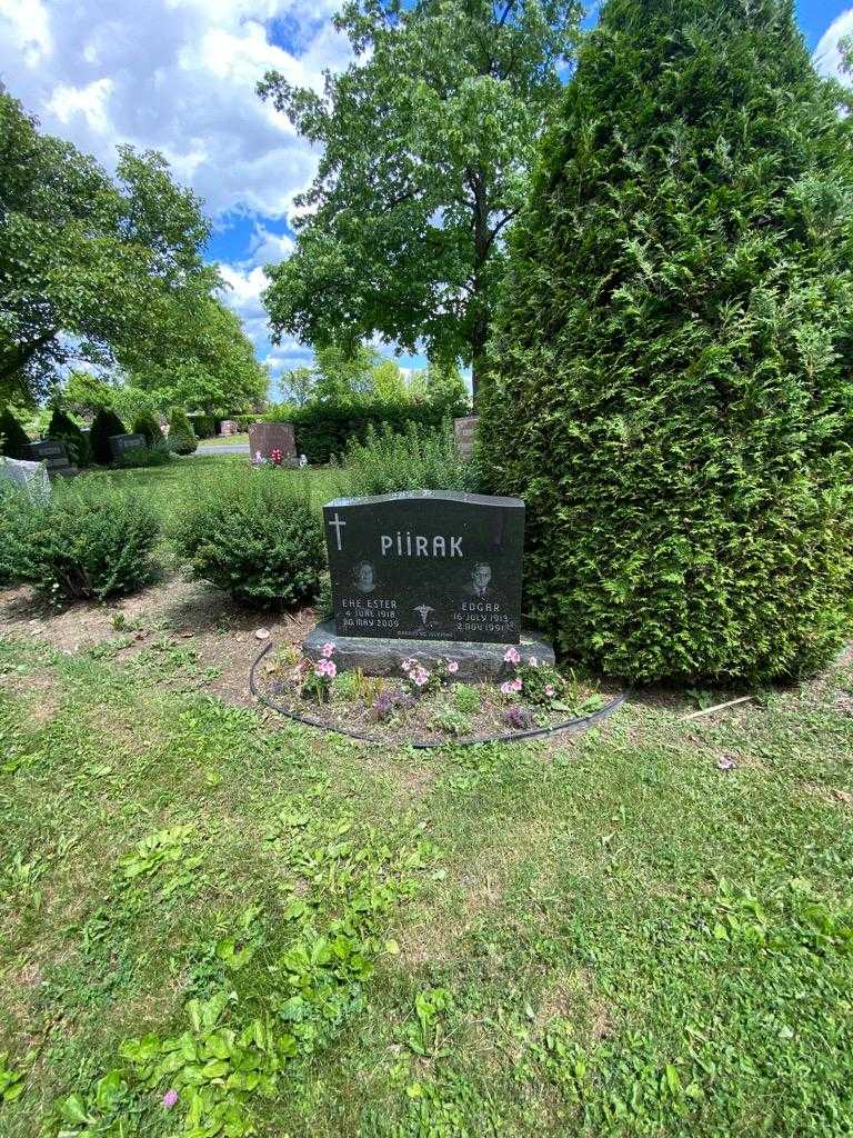 Edgar Piirak's grave. Photo 1