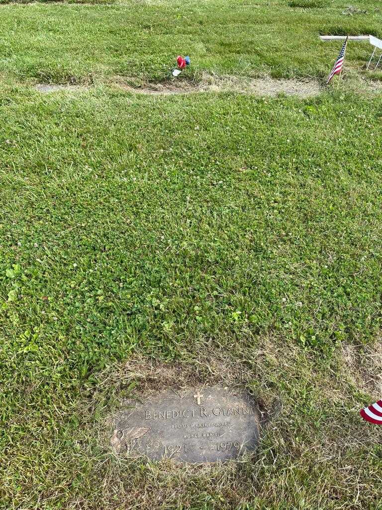 Benedict R. Gianni's grave. Photo 2