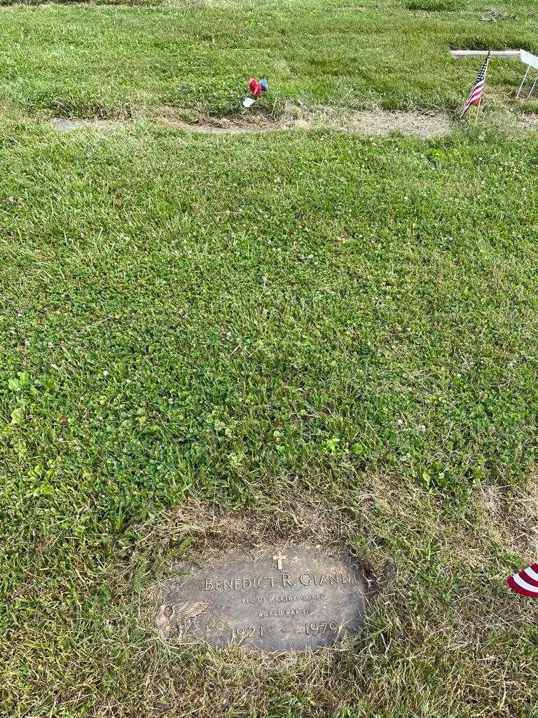 Benedict R. Gianni's grave. Photo 2