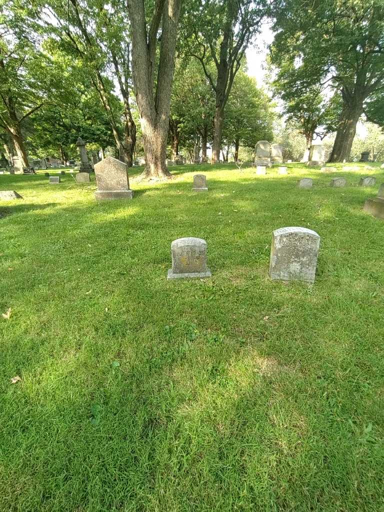 Theodore P. Pabst's grave. Photo 1