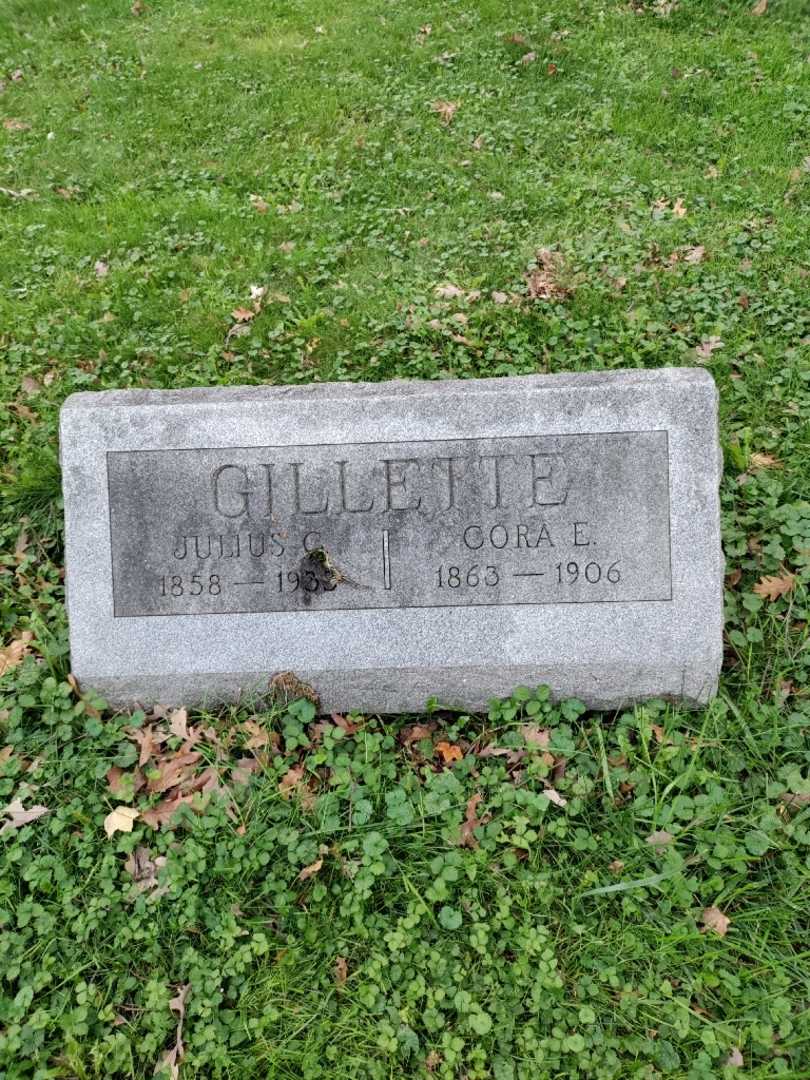 Julius Clark Gillette's grave. Photo 2