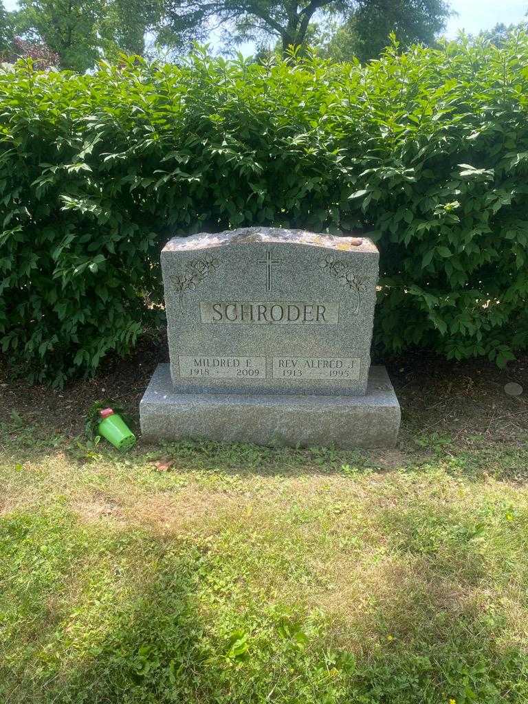 Reverend Alfred J. Schroder's grave. Photo 2