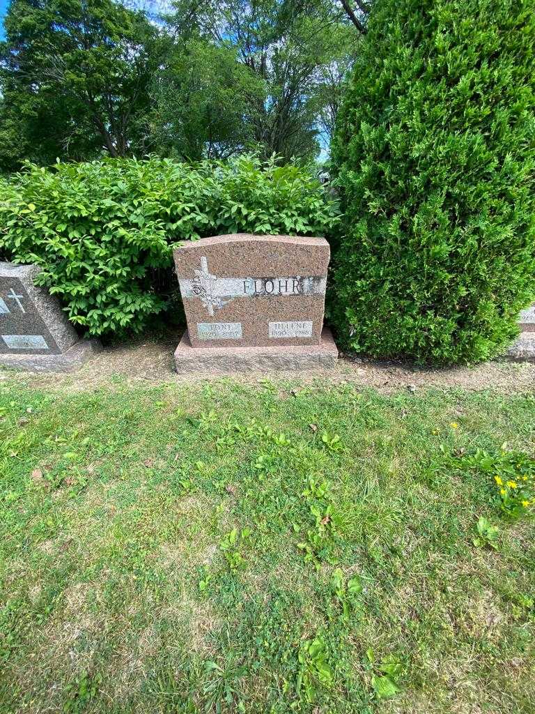 Toni Flohr's grave. Photo 1