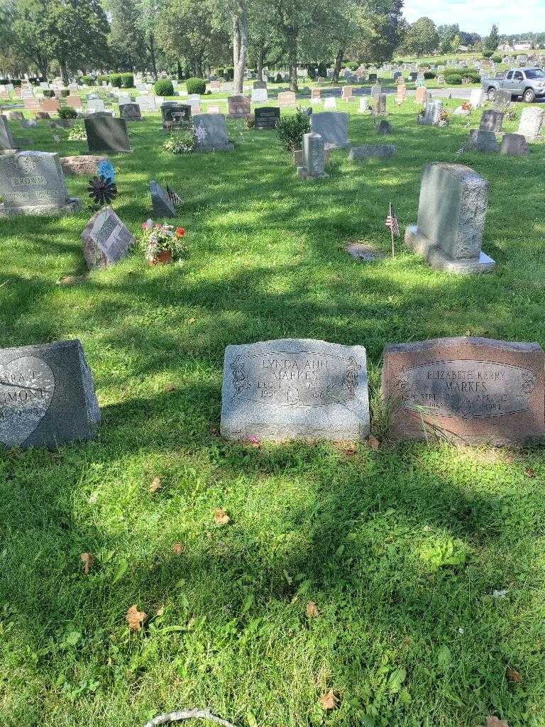 Lynda Ann Markes's grave. Photo 1