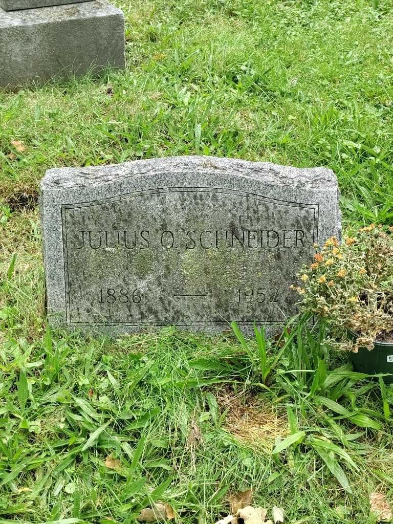 Julius O. Schneider's grave. Photo 3