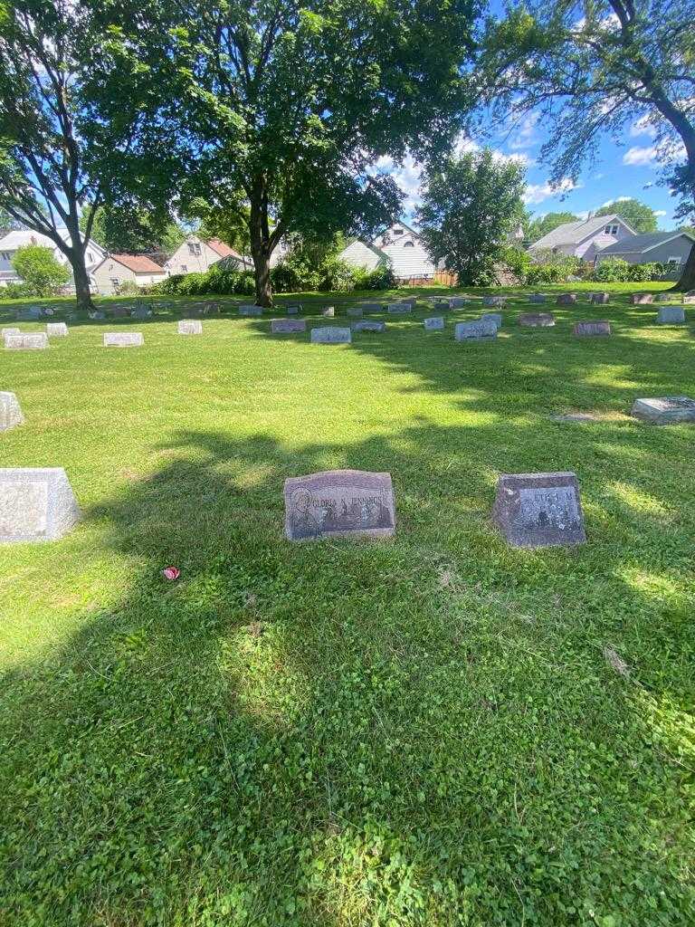 Gloria N. Jennings's grave. Photo 1