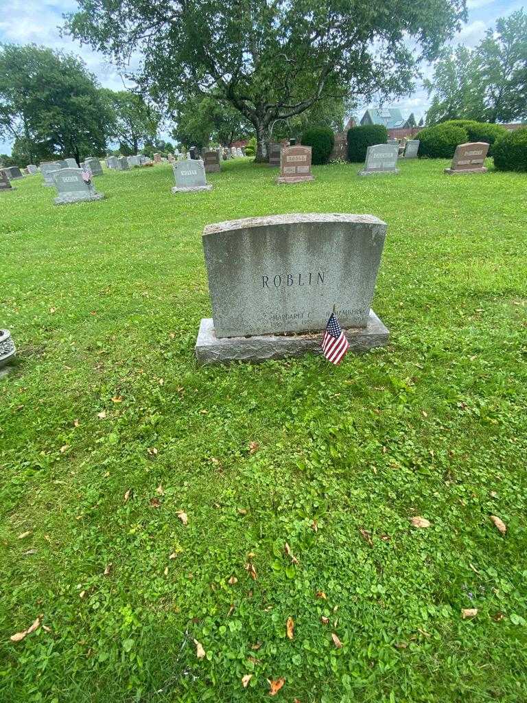Margaret C. Roblin's grave. Photo 1