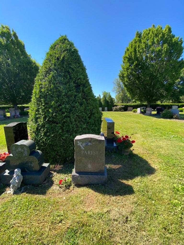 Vincent S. Parisi's grave. Photo 1