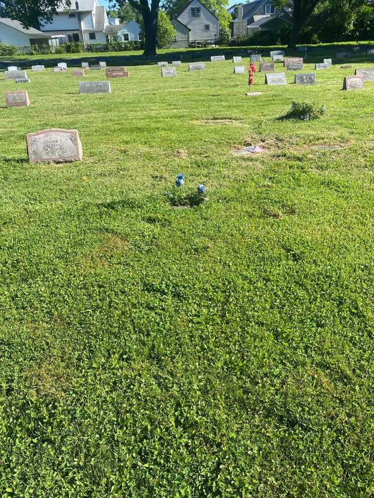 Sarah E. "Little Nana" McLeod's grave. Photo 3