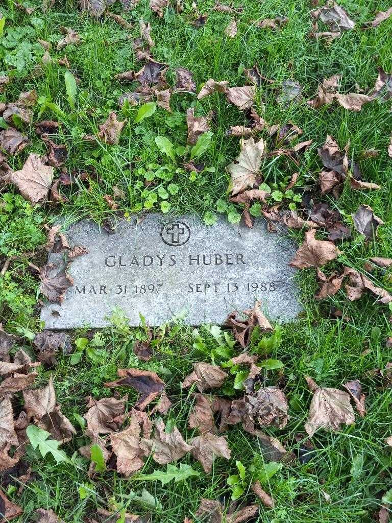 Gladys H. Huber's grave. Photo 1