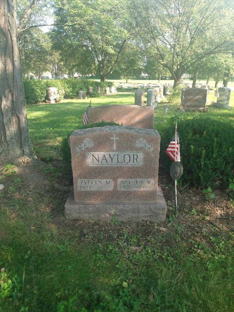 Arthur W. Naylor's grave. Photo 3