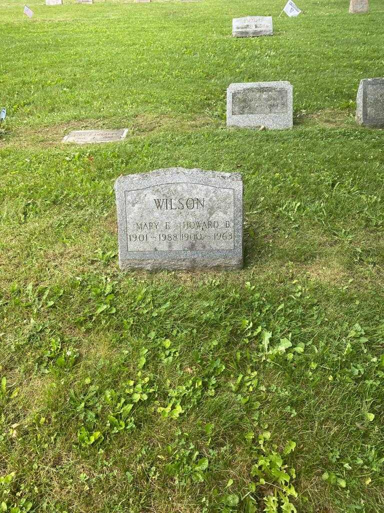 Howard B. Wilson's grave. Photo 2