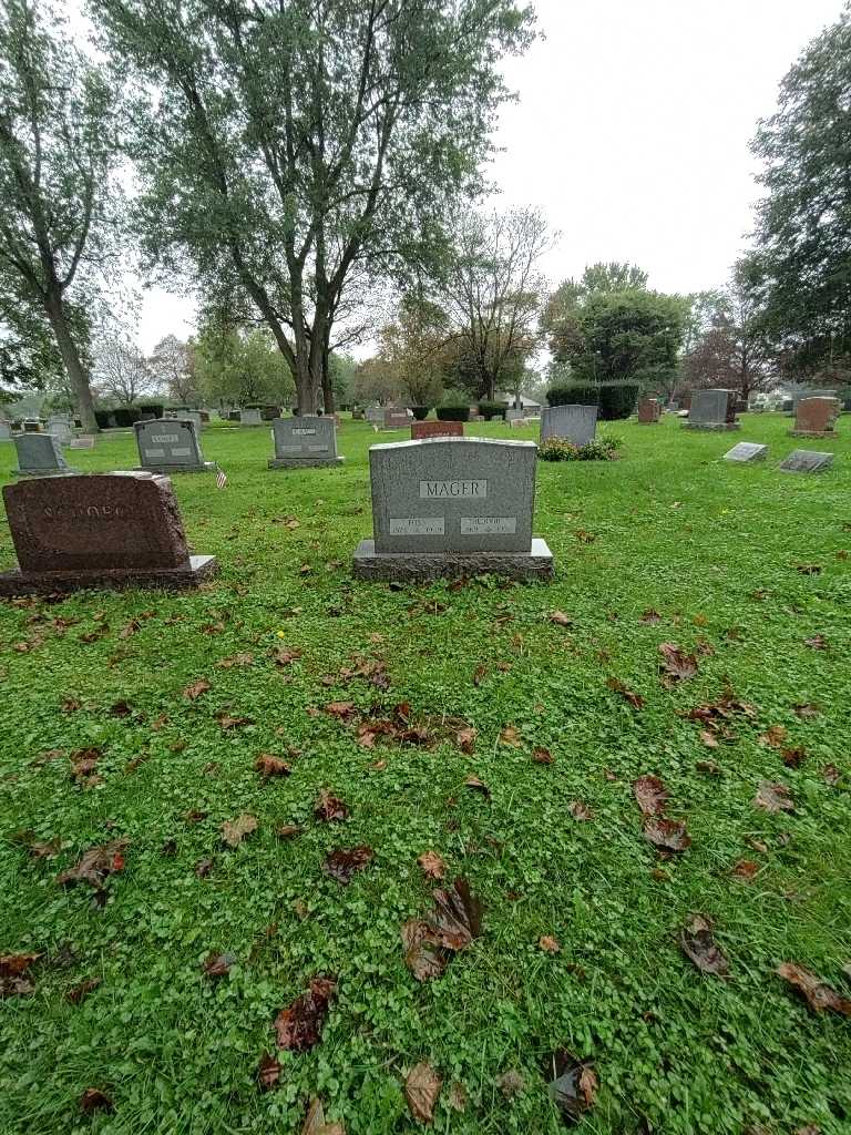 Rose Mager's grave. Photo 1