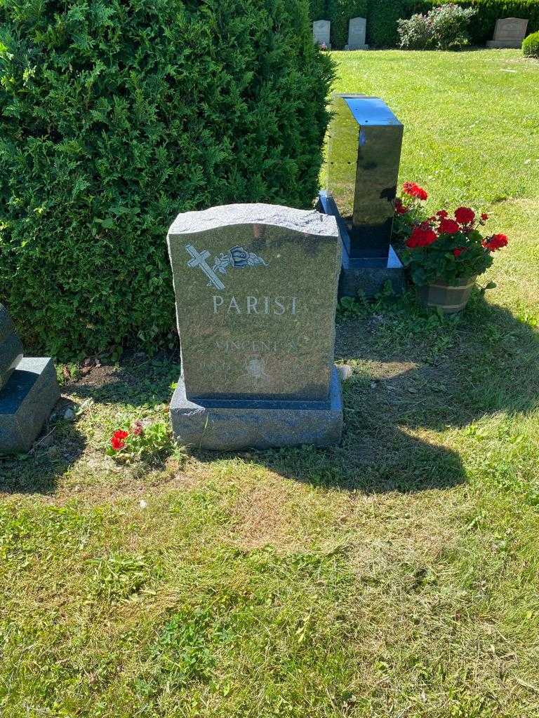 Vincent S. Parisi's grave. Photo 2