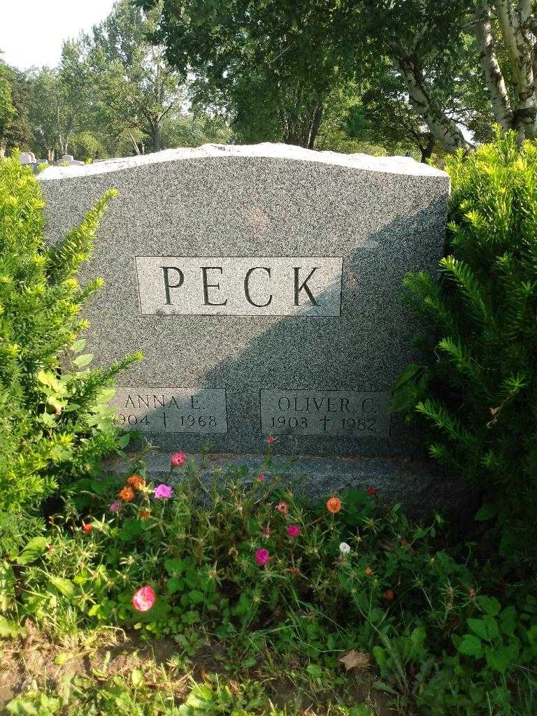 Oliver C. Peck's grave. Photo 2