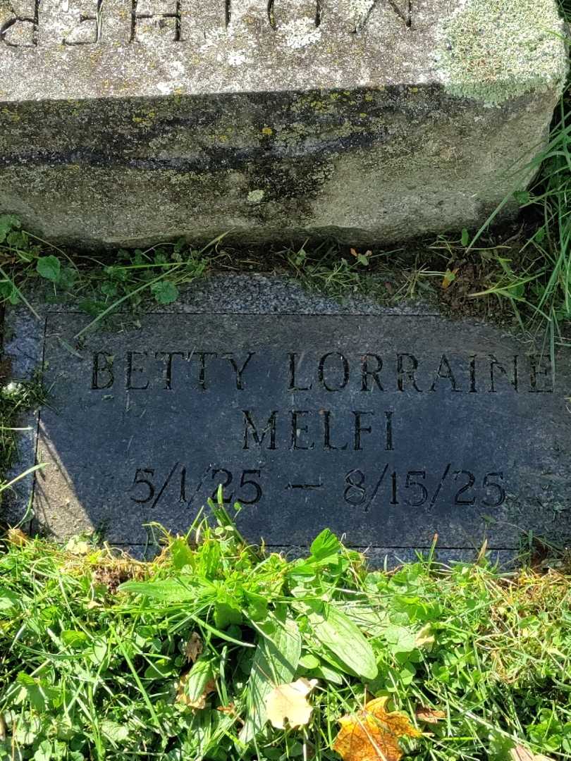 Betty Lorraine Melfi's grave. Photo 3