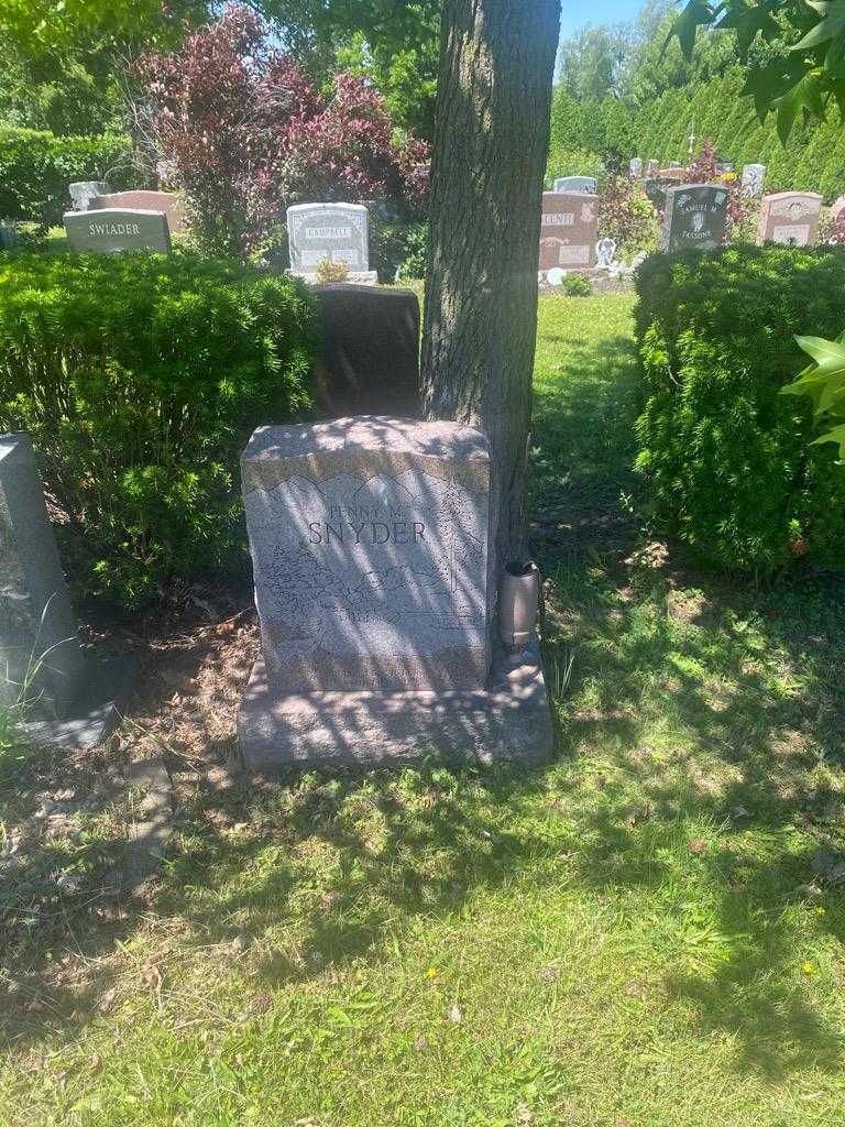Penny M. Snyder's grave. Photo 2