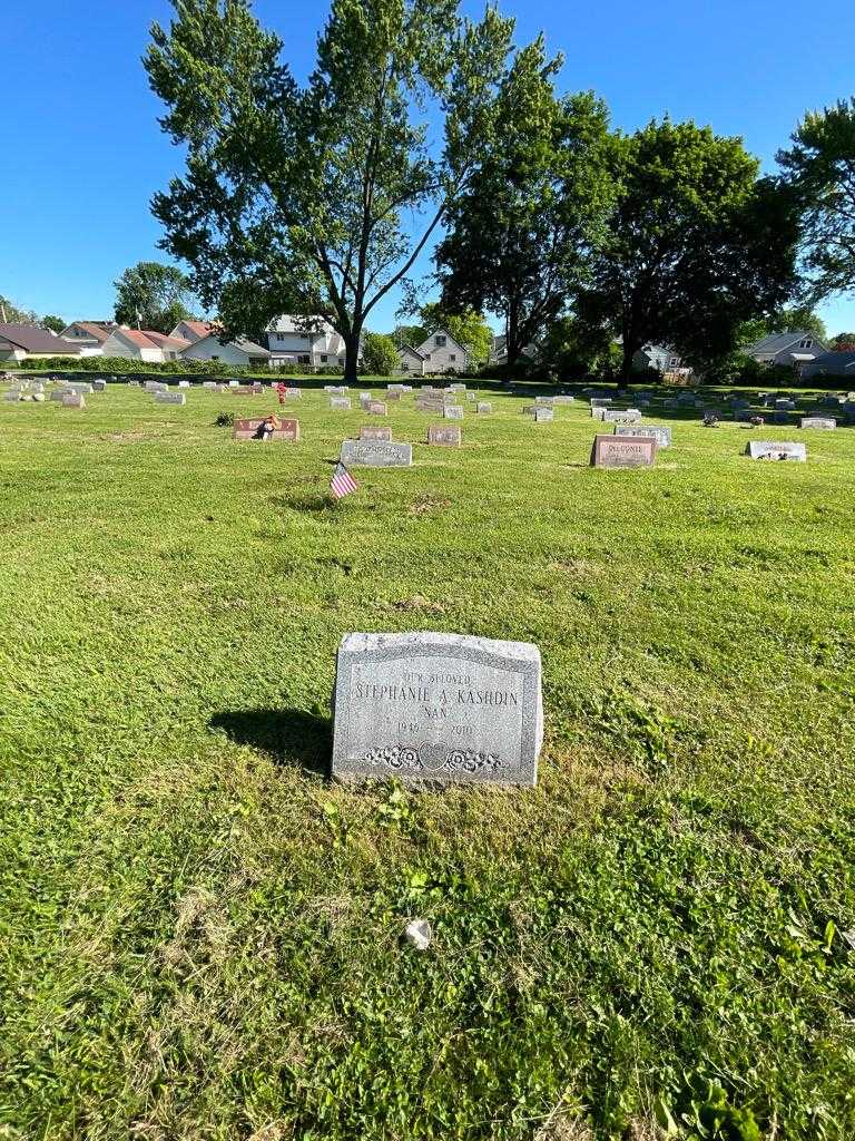 Stephanie A. "Nan" Kashdin's grave. Photo 1