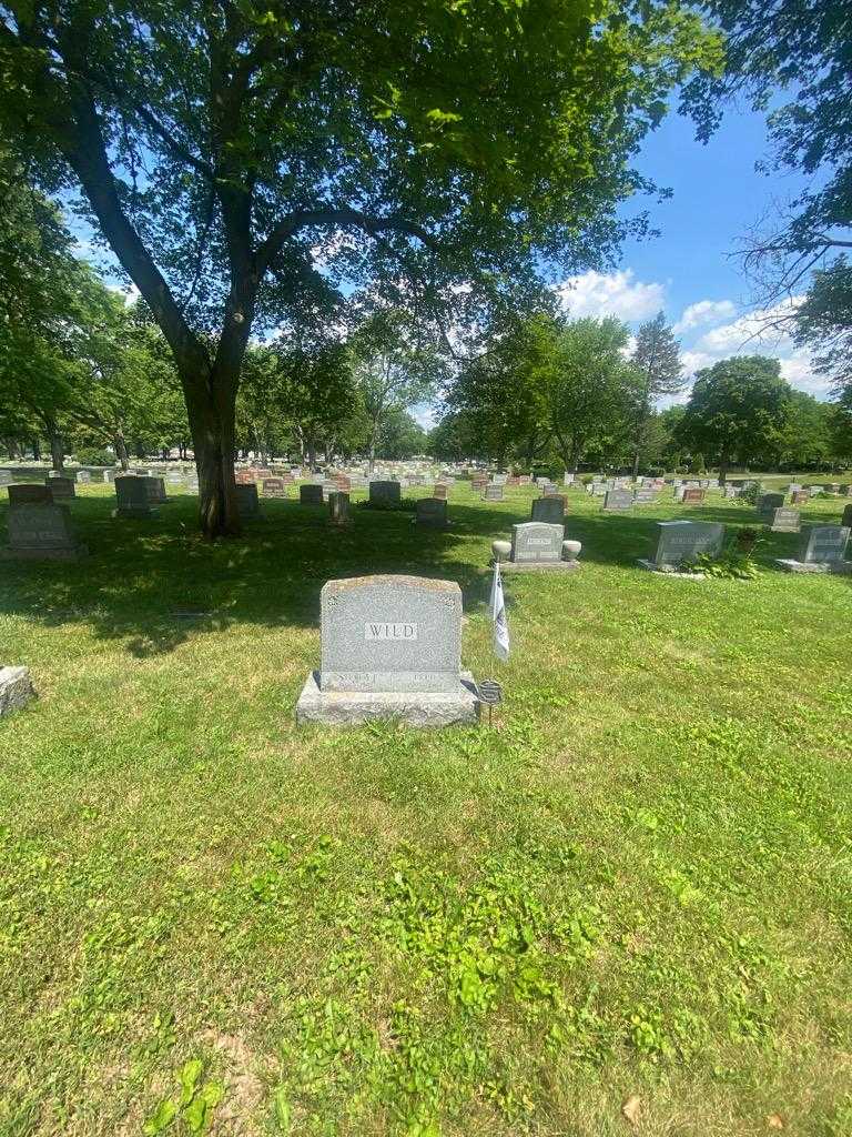 Estella E. Wild's grave. Photo 1