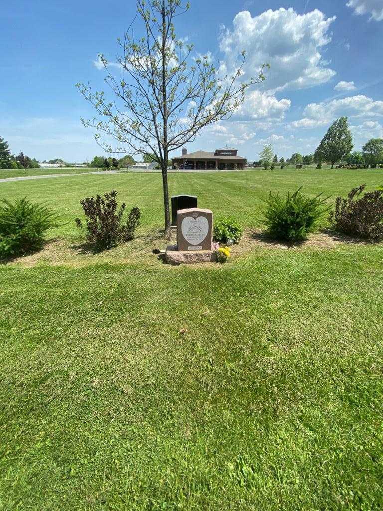 Muamera Kesan's grave. Photo 1