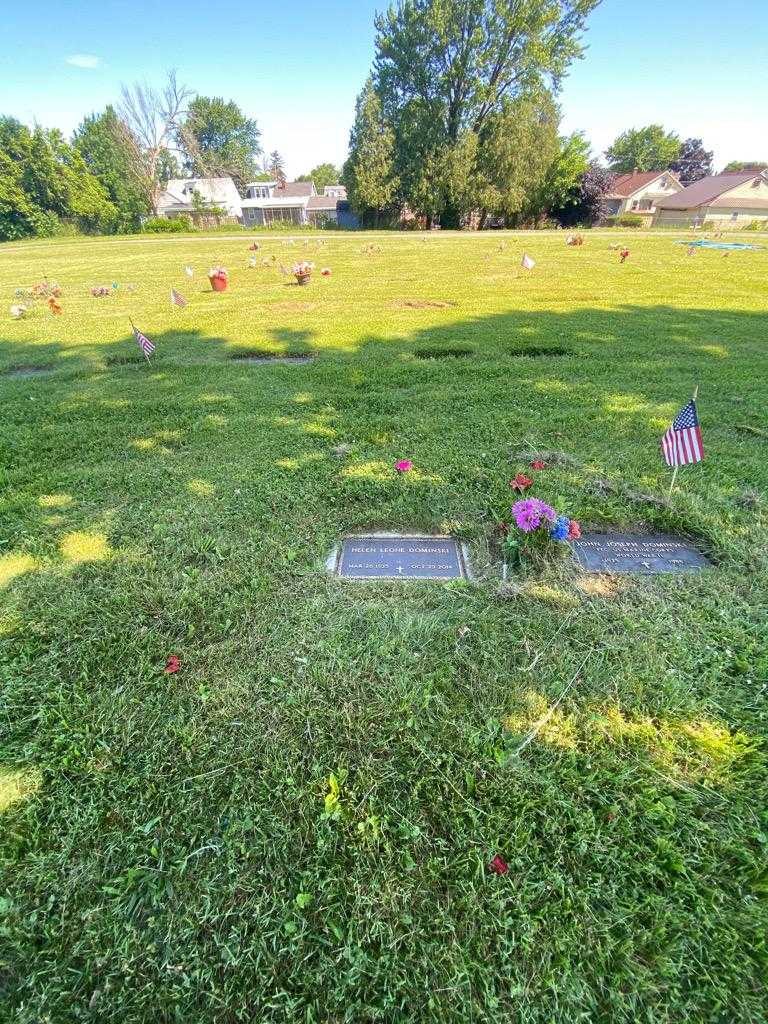 Helen Leone Dominski's grave. Photo 1