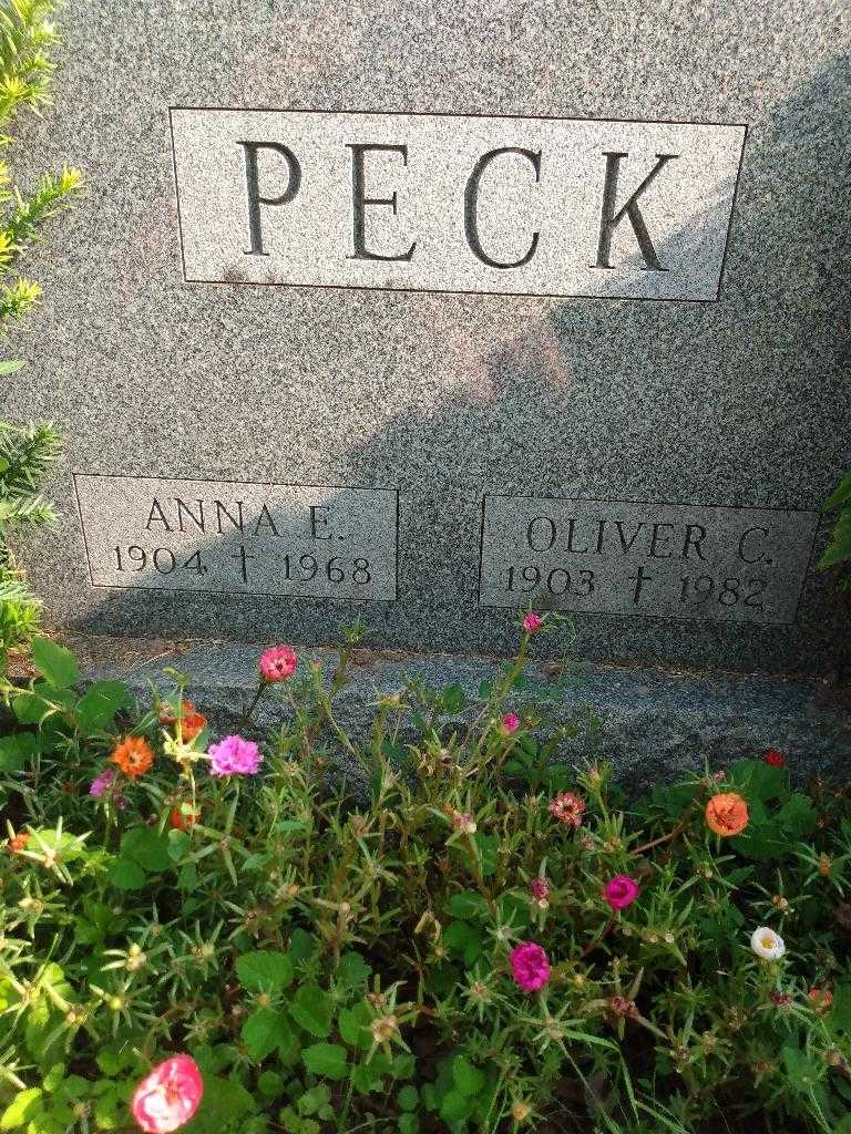 Anna E. Peck's grave. Photo 3