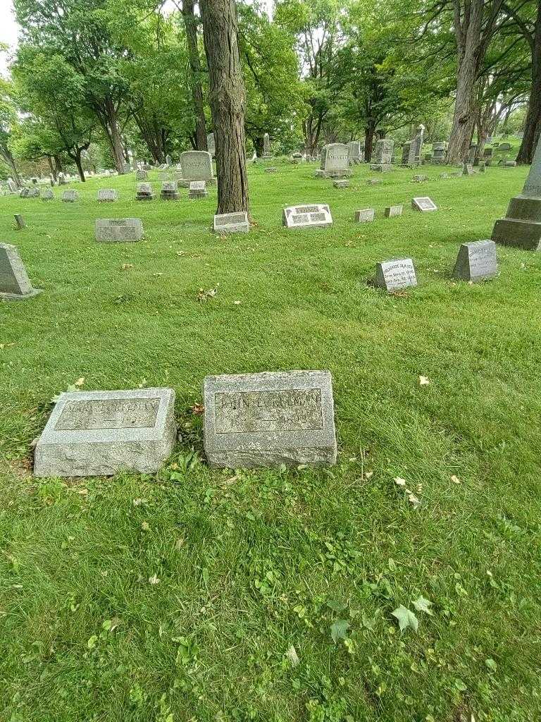 John Eckelman's grave. Photo 1
