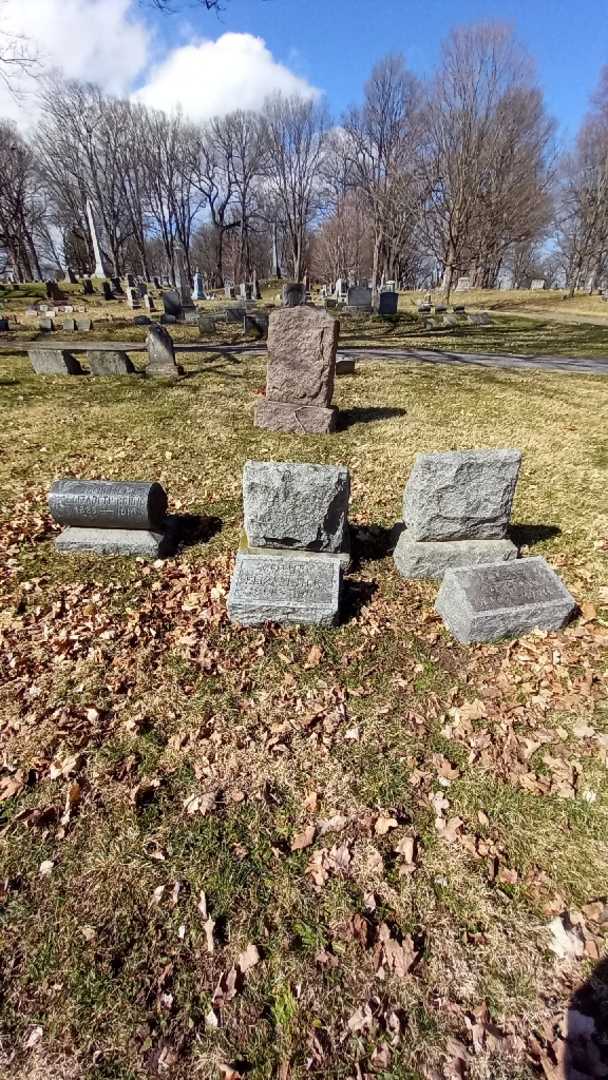 Elizabeth K. Borne's grave. Photo 2