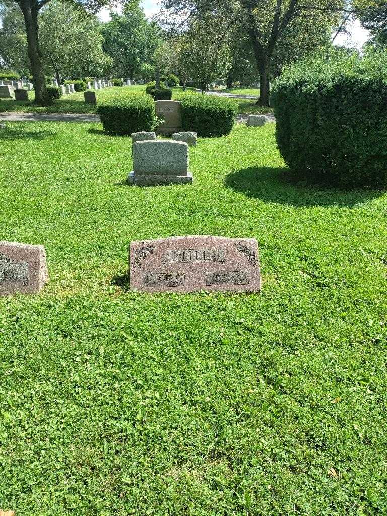 Ethelyn C. Till's grave. Photo 1
